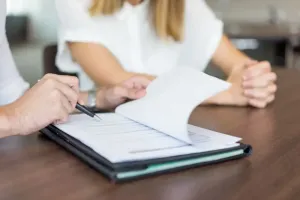 Polisa OC dla obcokrajowca: obowiązki i możliwości w Polsce