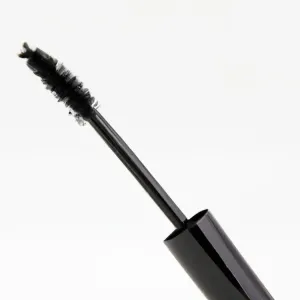 Jak skutecznie dbać o sztuczne rzęsy i zachować ich piękno