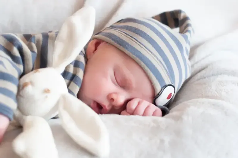 Monitor oddechu na pierwsze chwile z dzieckiem – jak działa i czy warto go kupić?